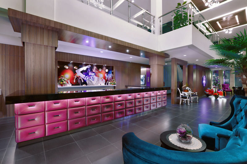 Os Style Hotel Batam Powered By Archipelago Esterno foto